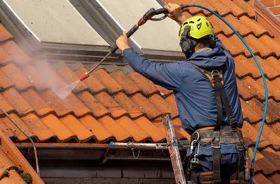 Démoussage et hydrofuge de toiture à Hermeville
